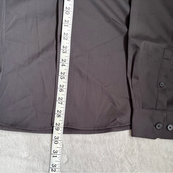 Classic Black Dress Shirt for Formal Occasions - Picture 4 of 11